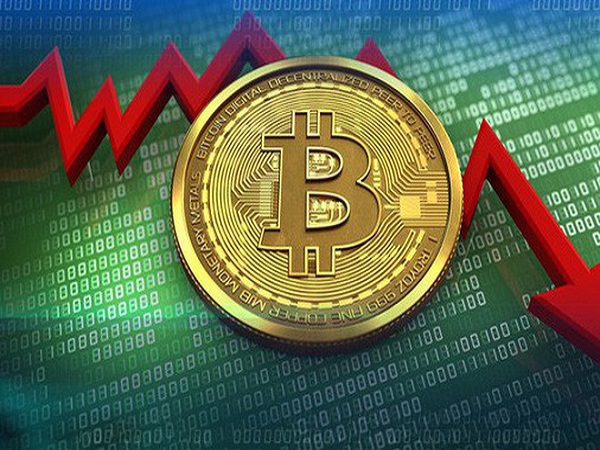 Bitcoin chọc thủng đáy 6.000 USD 