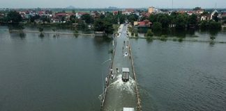 Nhiều tuyến đường bị ngập lụt tại Hà Nội