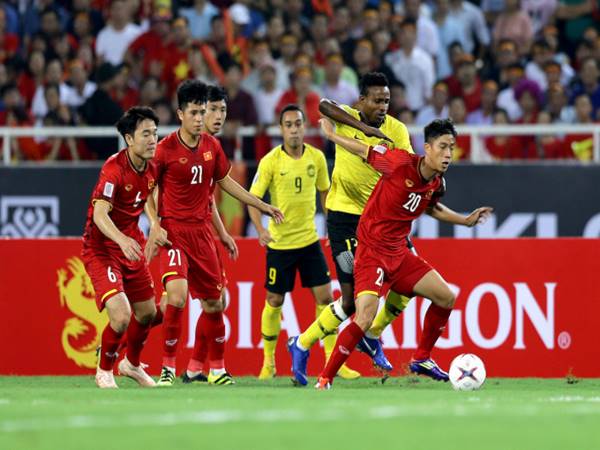 Bóng đá VN 10/12: ĐT Việt Nam hưởng lợi ở trận 'chung kết' bảng B