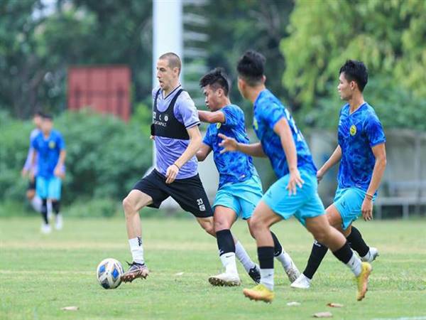 Bóng đá Việt Nam 13/10: CLB Hà Nội thắng dễ đối thủ hạng Nhất