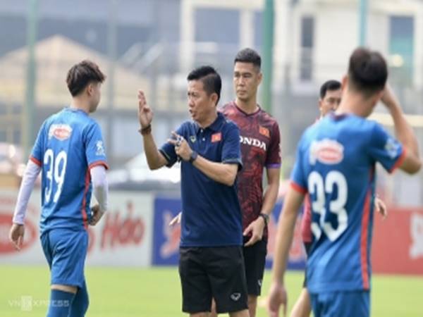 Bóng đá Việt Nam ngày 30/3: HLV U23 Việt Nam dùng ‘quyền giải cứu’