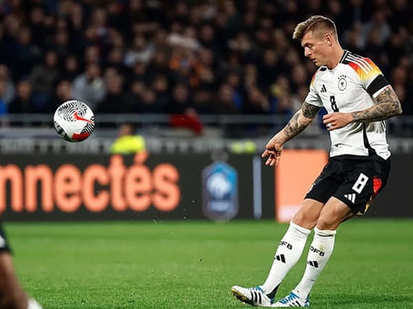 Toni Kroos: "Nhạc trưởng" với những đường chuyền chết người và cú sút xa bất ngờ